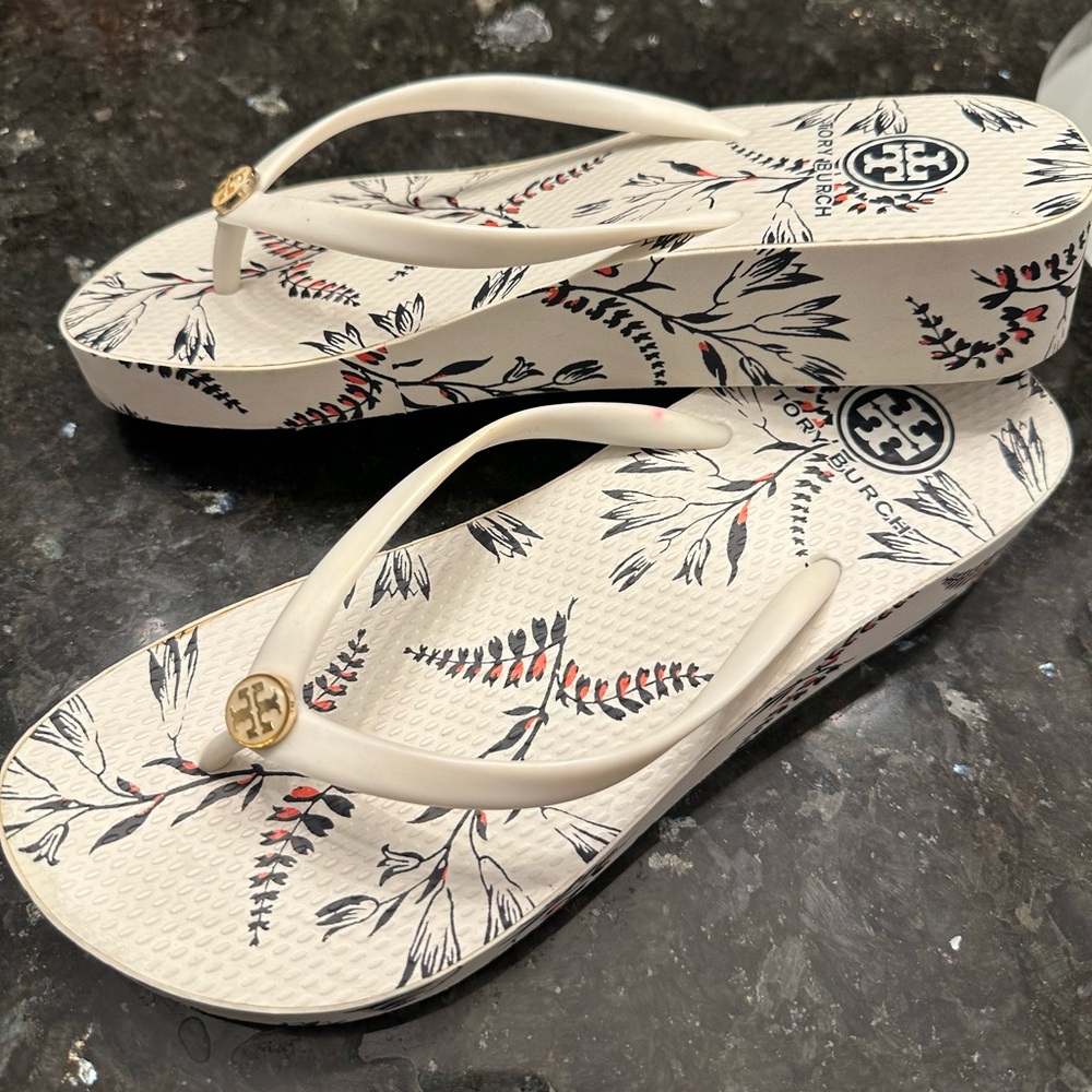 TORY BURCH • Thandie Cape Floral Wedge Platform Thongs Flip Flops Sandals